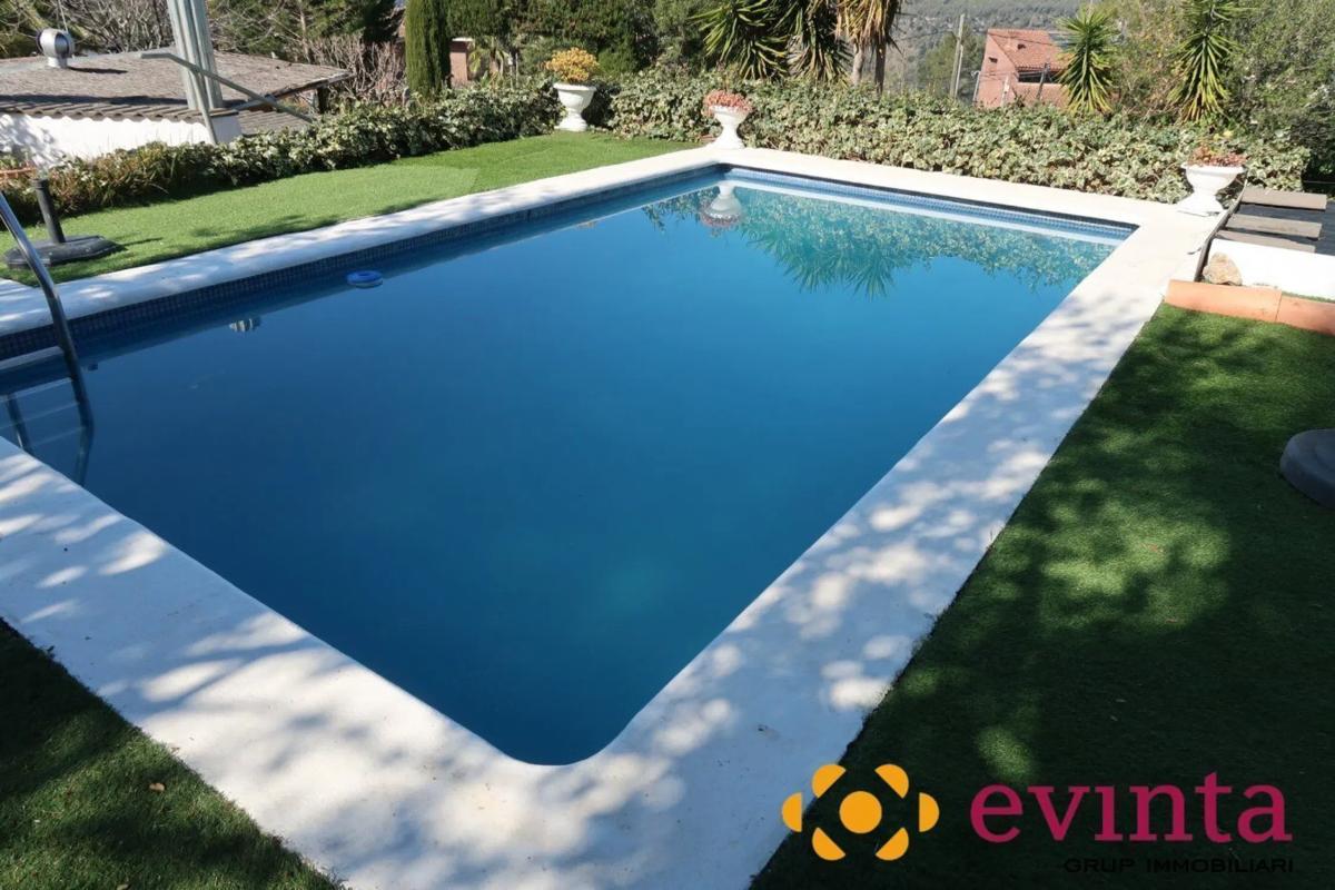 Terreno en venta en Cervelló, Barcelona photo 3