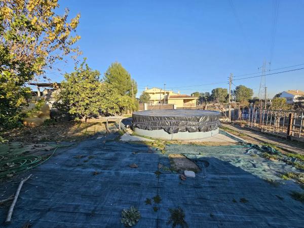 Terreno en calle Segre thumbnail 2