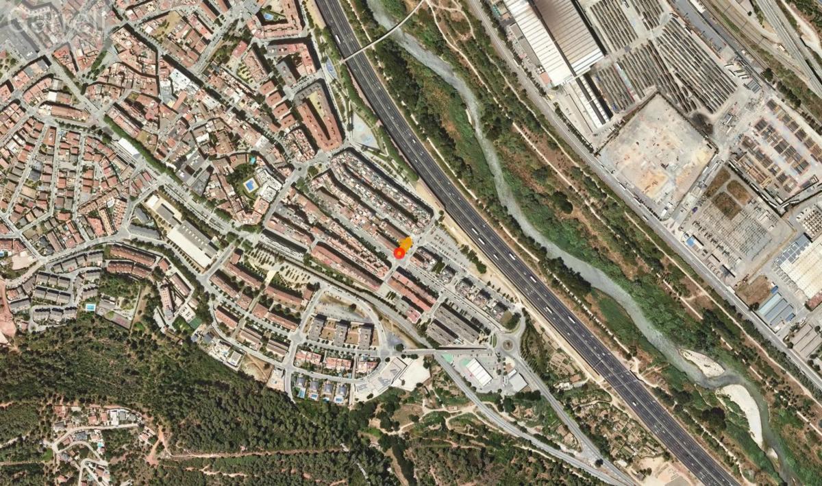 Terreno en venta en Sant Andreu de la Barca, Barcelona photo 4