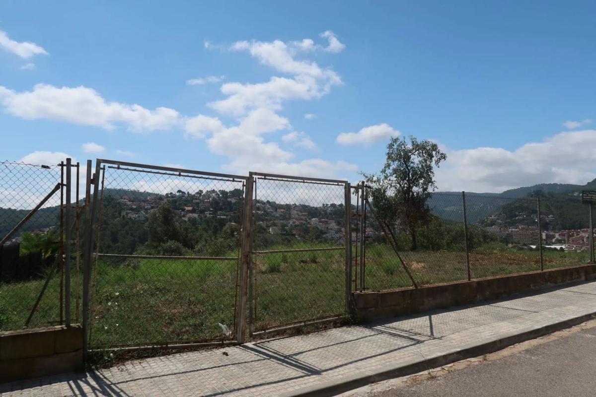 Terreno en venta en Vallirana, Barcelona photo 3