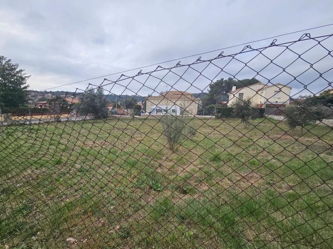 Участок земли на продажу в Коллбатó, Барселона photo 3