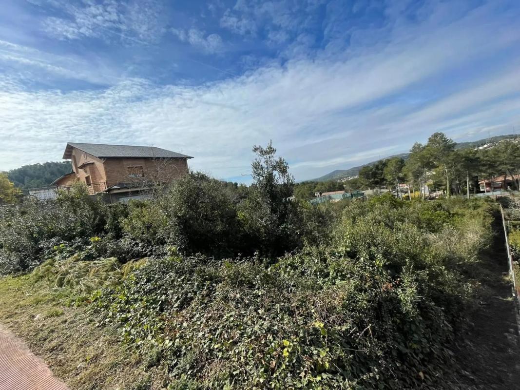 Terreno en venta en Vallirana, Barcelona photo 1