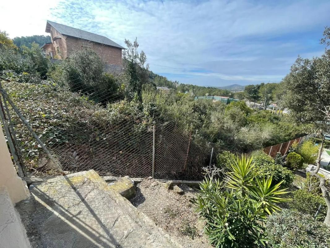 Terreno en venta en Vallirana, Barcelona photo 2