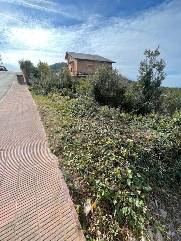 Terreno en venta en Vallirana, Barcelona photo 3