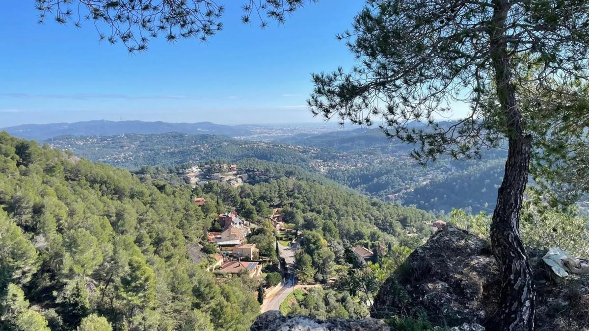 Terreno en venta en Corbera de Llobregat, Barcelona photo 3