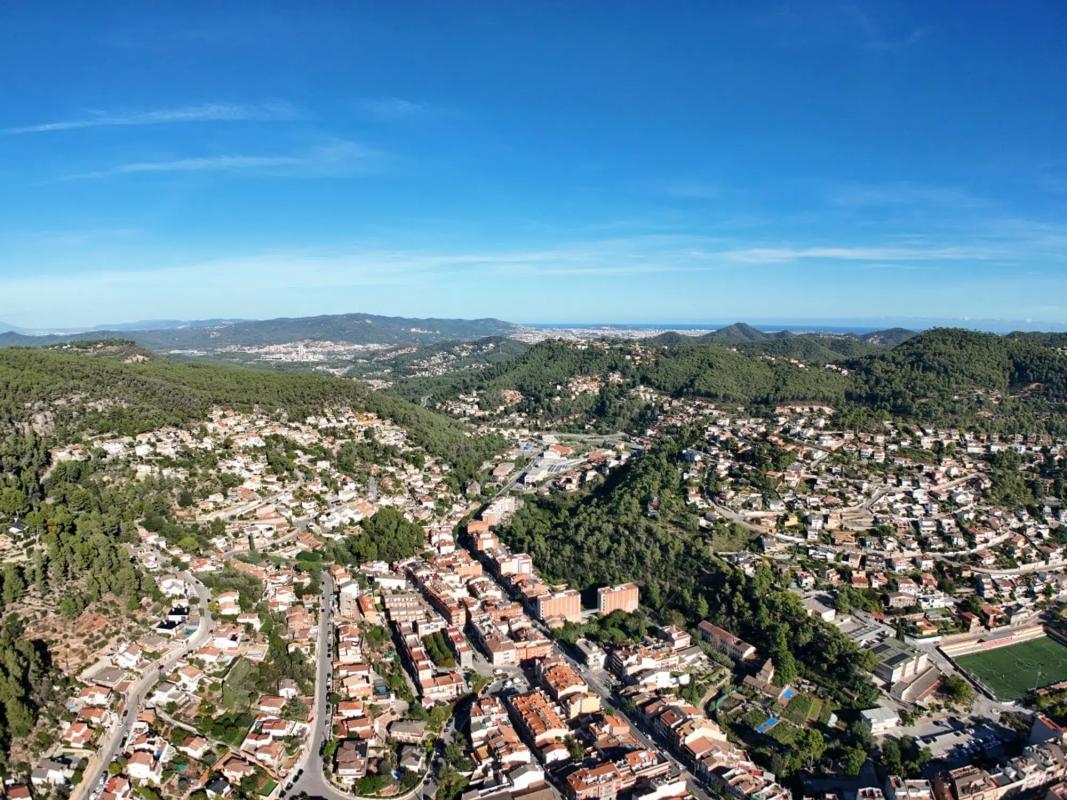 Terreno en venta en Vallirana, Barcelona photo 2
