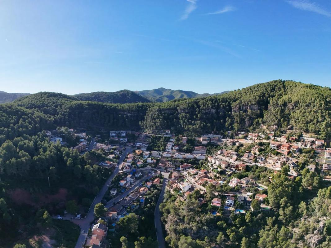 Terreno en venta en Vallirana, Barcelona photo 3