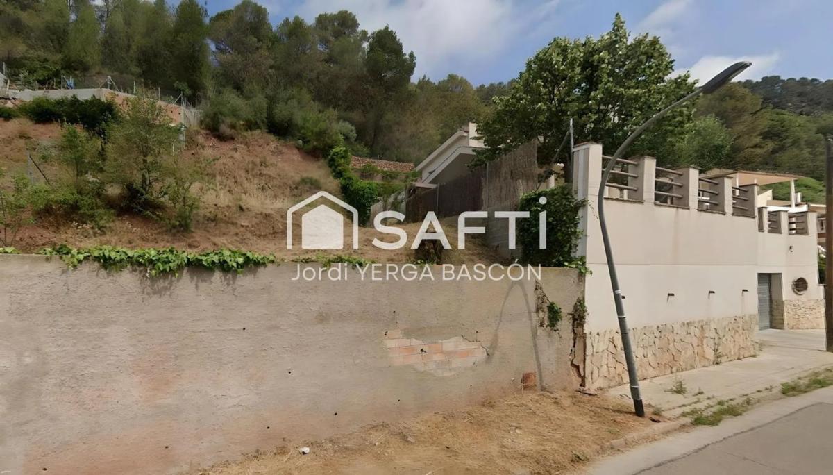 Terreno en venta en Vallirana, Barcelona photo 4
