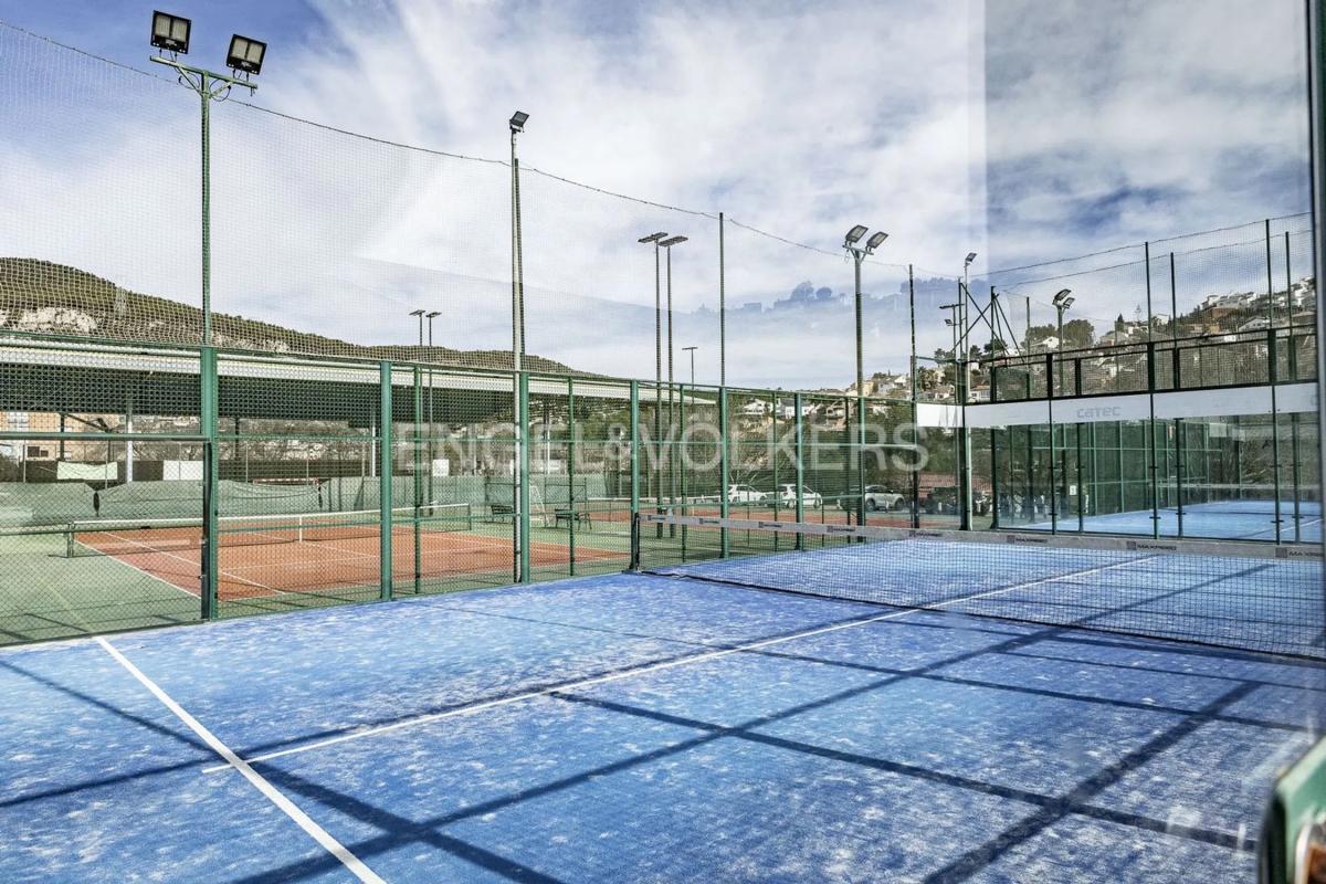 Terreno en venta en Vallirana, Barcelona photo 2