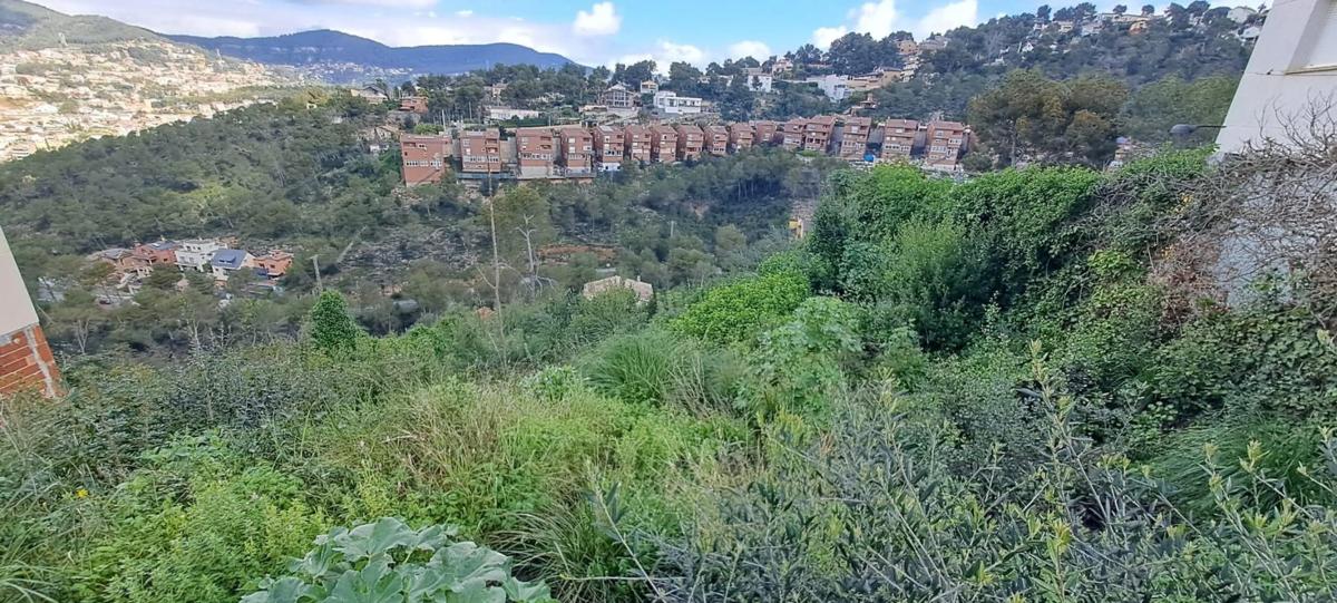 Terreno en venta en Vallirana, Barcelona photo 4