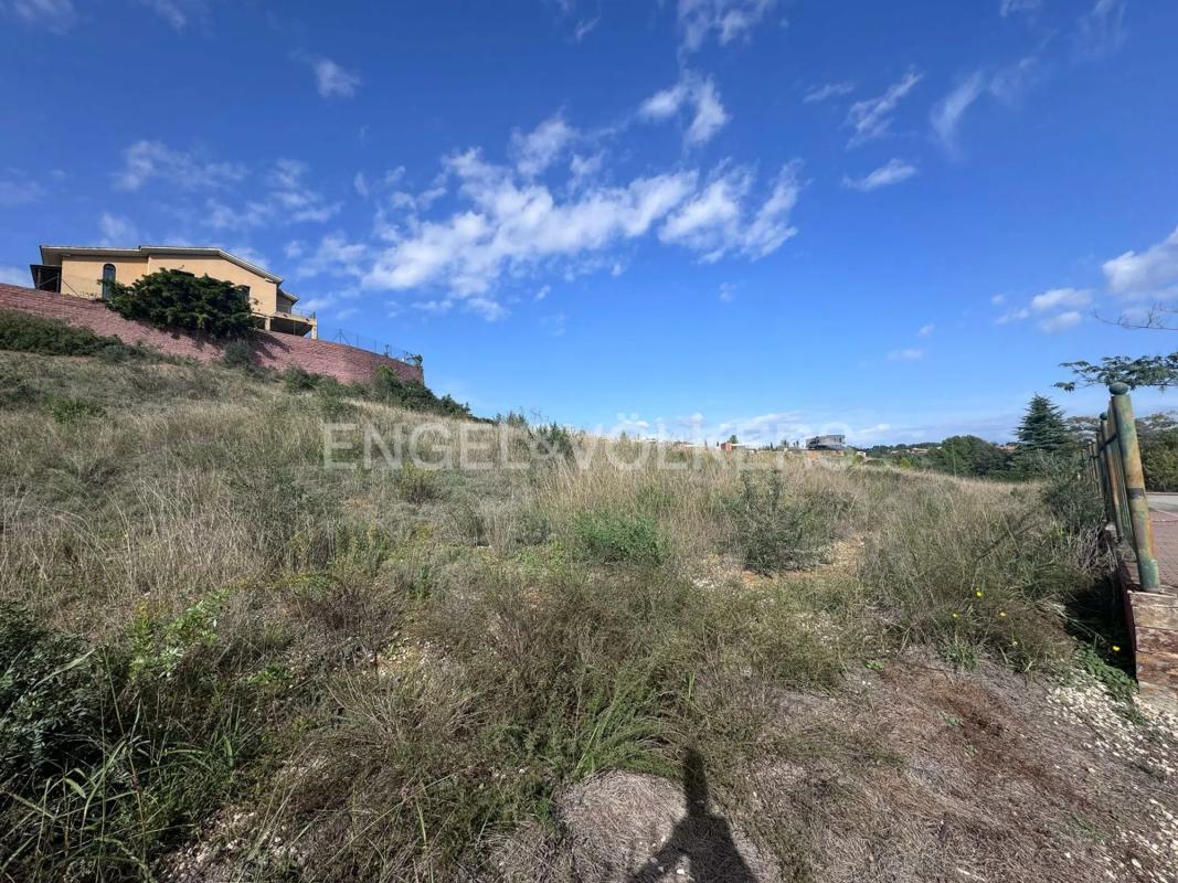 Terreno en venta en Sant esteve Sesrovires, Barcelona photo 2