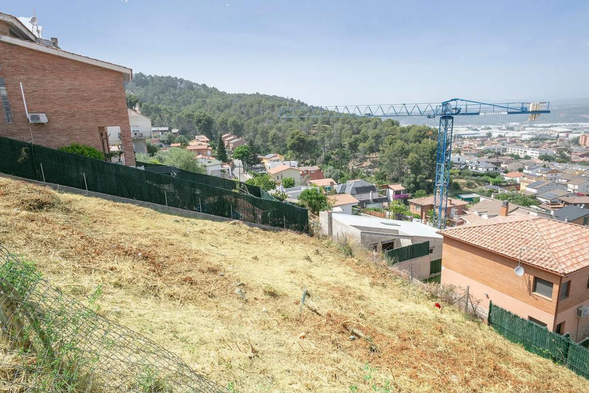 Terreno en venta en Sant Andreu de la Barca, Barcelona photo 3