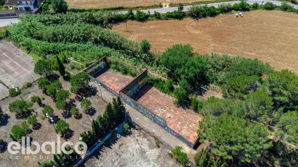 Участок земли на продажу в Сант-Эстеве-Сесровирес, Барселона photo 2