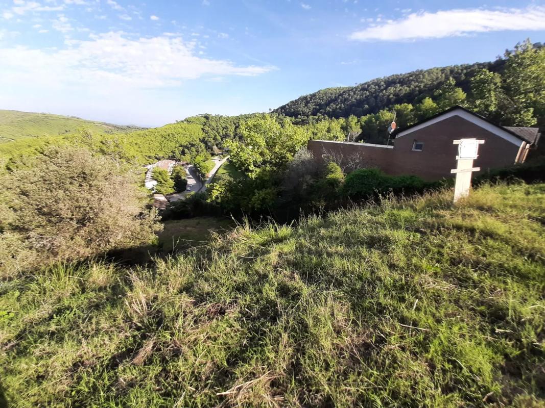Terreno en venta en Vallirana, Barcelona photo 3