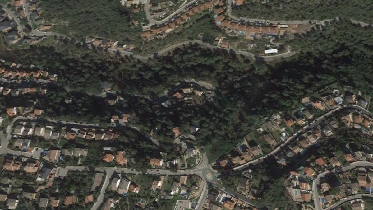 Terreno en venta en Vallirana, Barcelona photo 3