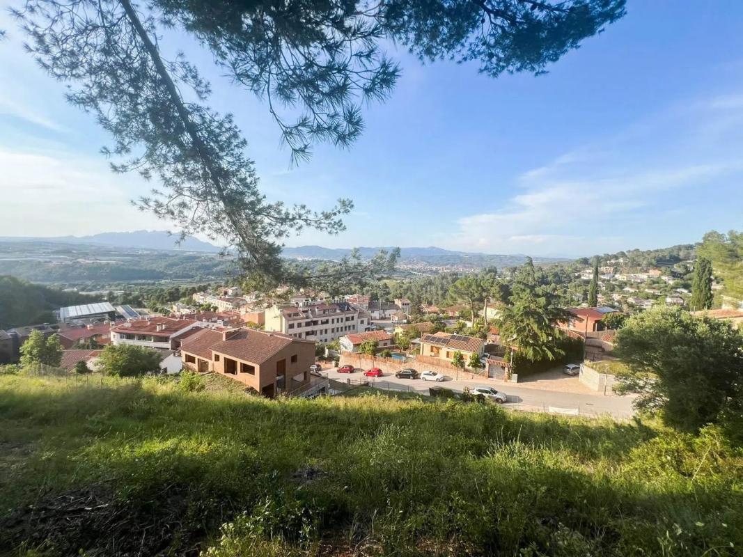 Terreno en venta en Castellví de Rosanes, Barcelona photo 2