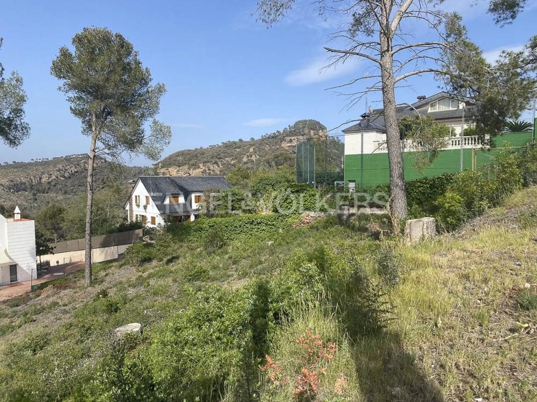 Terreno en venta en Castellví de Rosanes, Barcelona photo 2