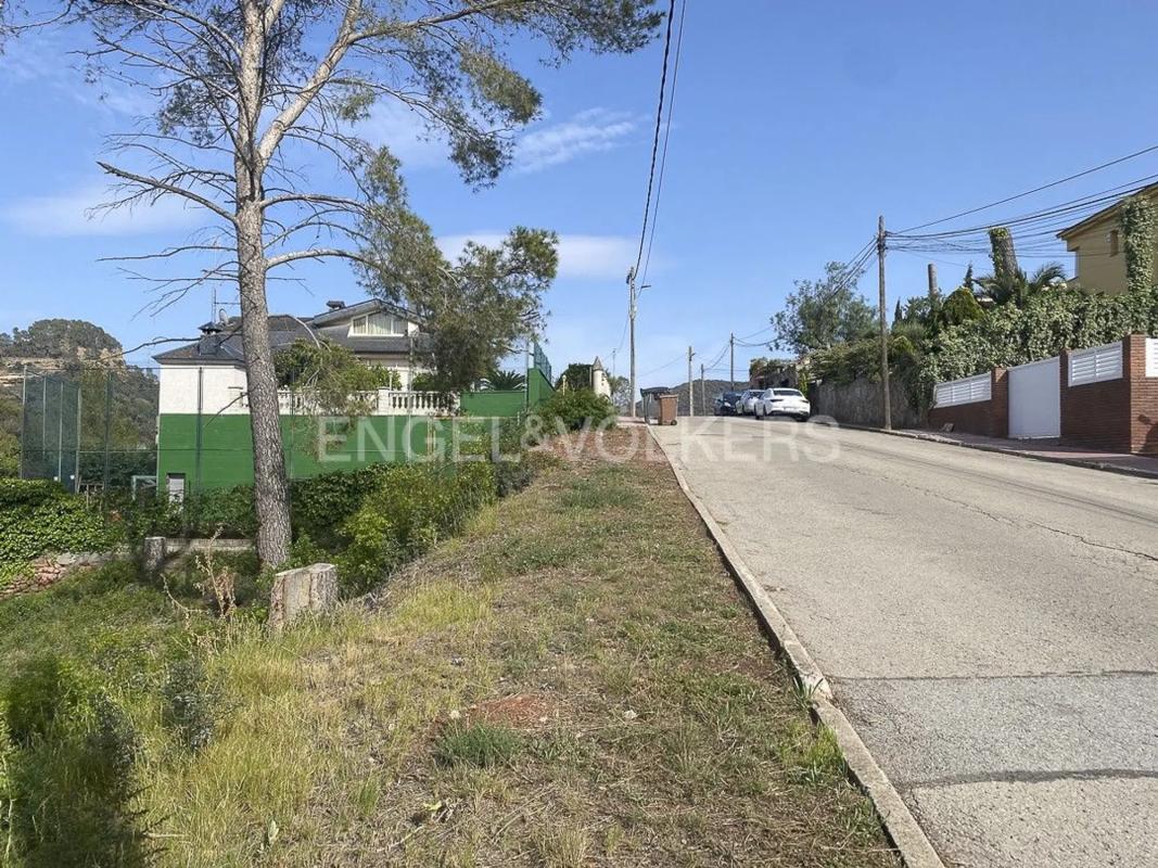 Terreno en venta en Castellví de Rosanes, Barcelona photo 4