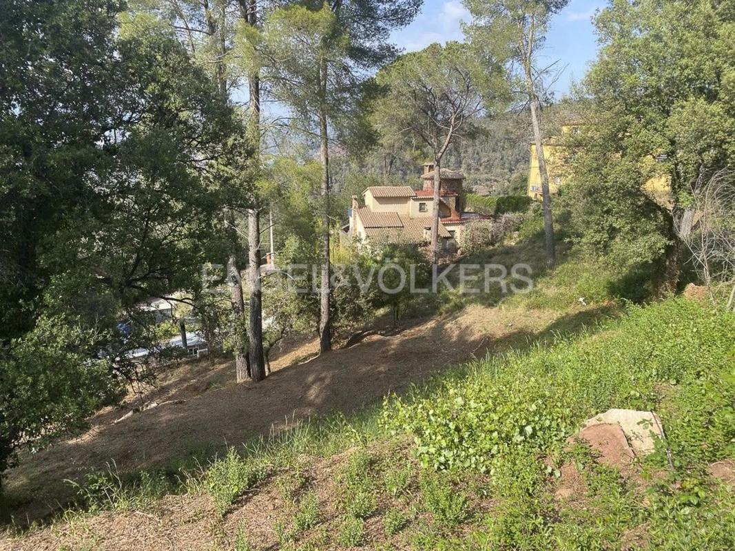 Участок земли на продажу в Марторель, Барселона photo 2