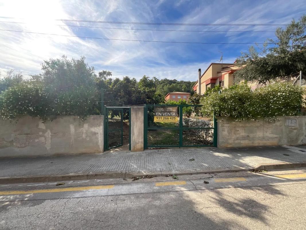 Land for sale in Sant Andreu de la Barca, Barcelona photo 5