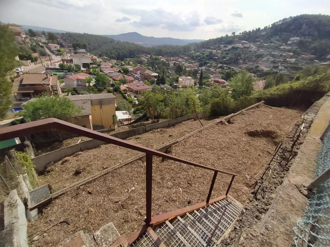 Terreno en venta en Sant Andreu de la Barca, Barcelona photo 4