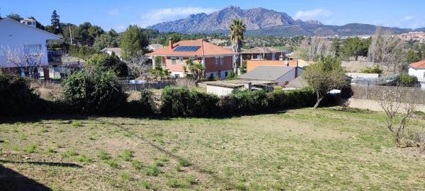 Terreno en Can Rial photo 1
