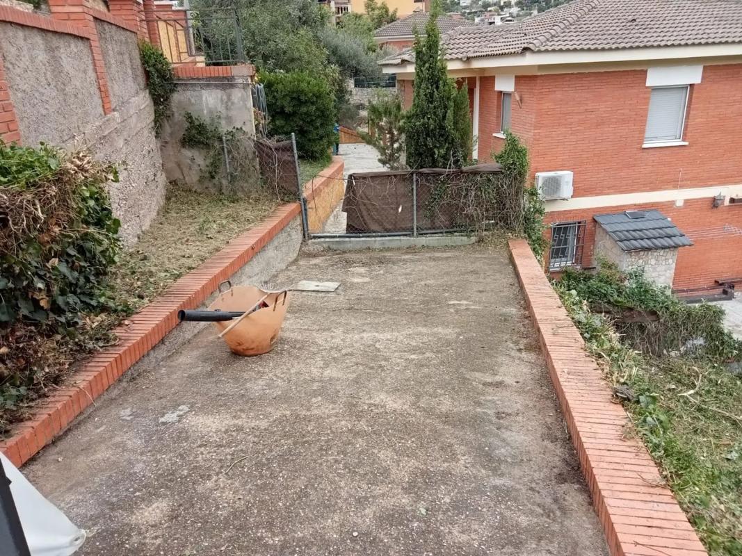 Terreno en venta en Vallirana, Barcelona photo 2