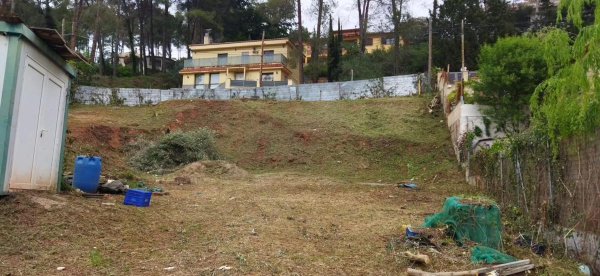 Terreno en venta en Castellví de Rosanes, Barcelona photo 2