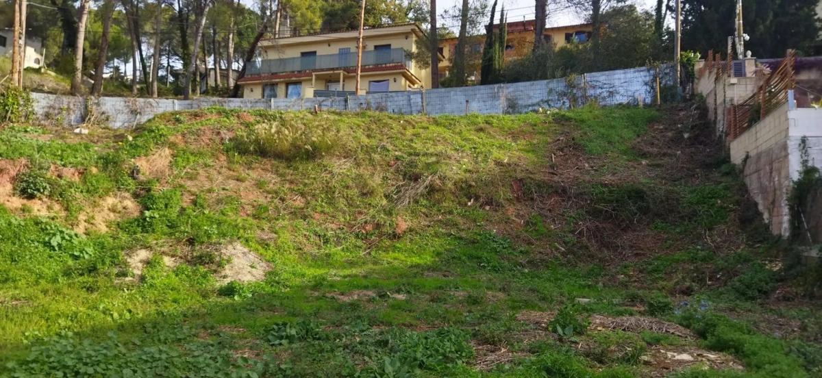 Terreno en venta en Castellví de Rosanes, Barcelona photo 3