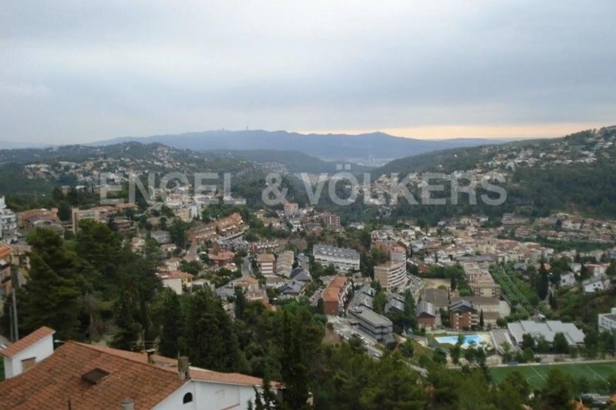 Terreno en venta en Corbera de Llobregat, Barcelona photo 3
