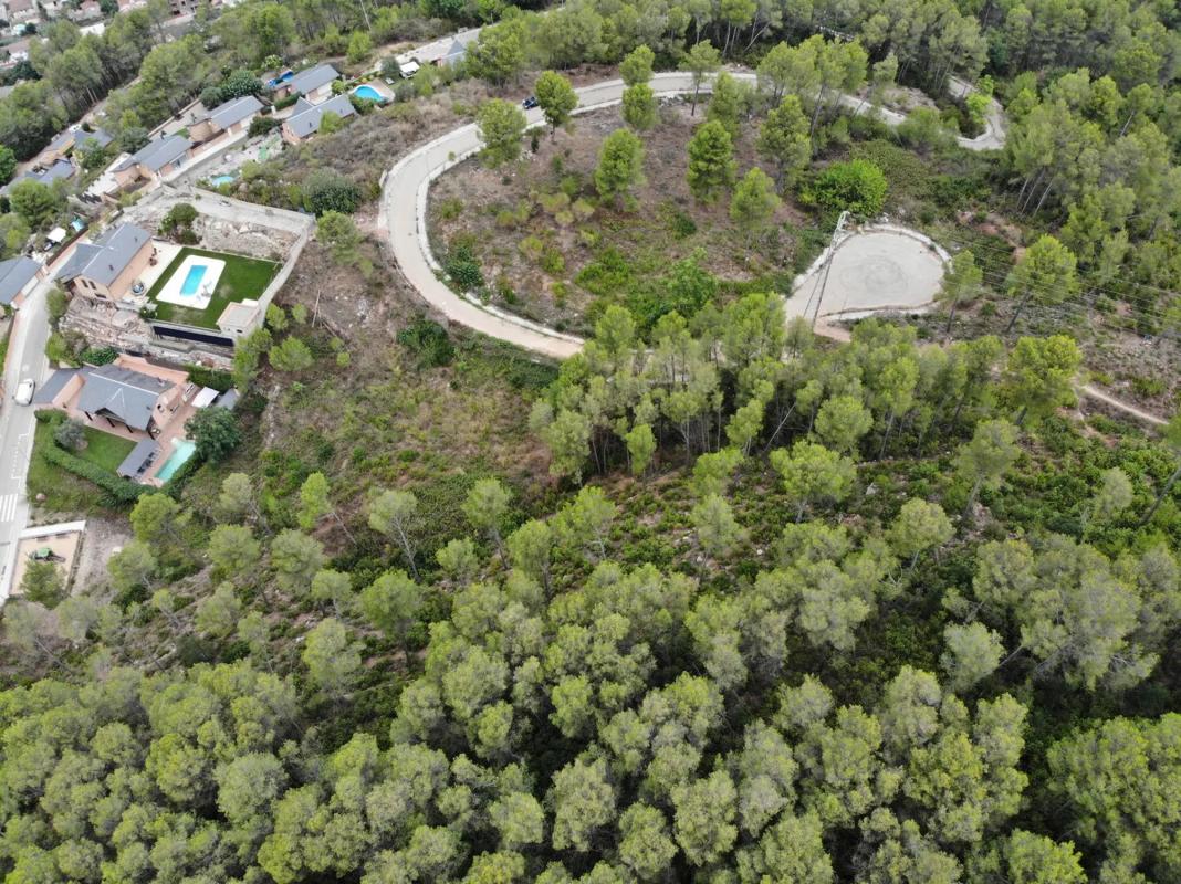 Terreno en venta en Vallirana, Barcelona photo 2