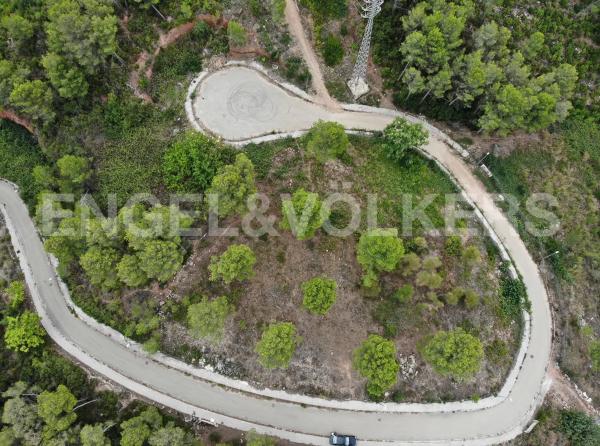 Terreno en Vallirana photo 1