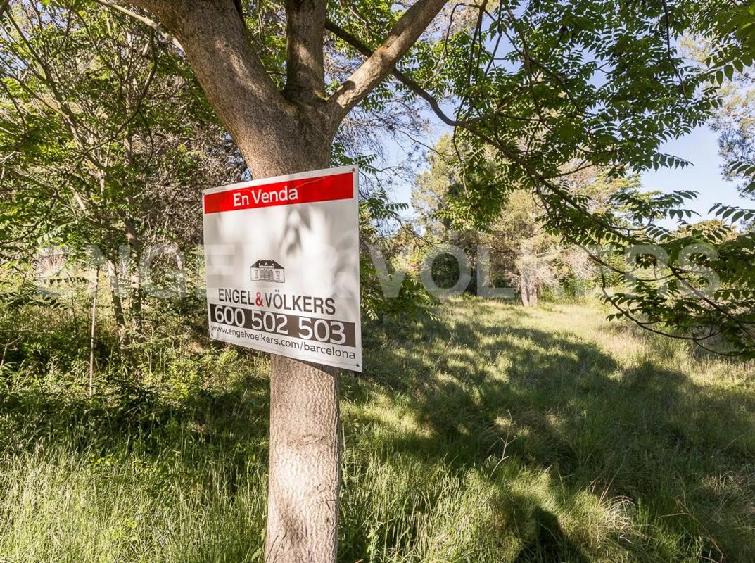 Terreno en venta en Castellví de Rosanes, Barcelona photo 3