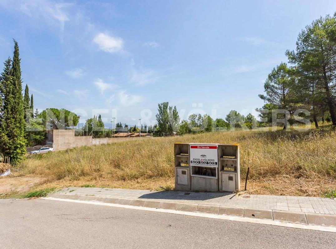 Terreno en venta en Castellví de Rosanes, Barcelona photo 4