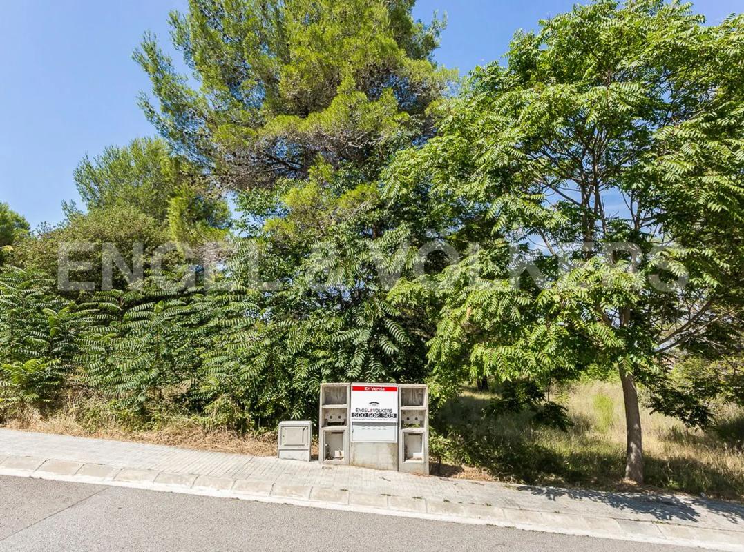 Terreno en venta en Castellví de Rosanes, Barcelona photo 1