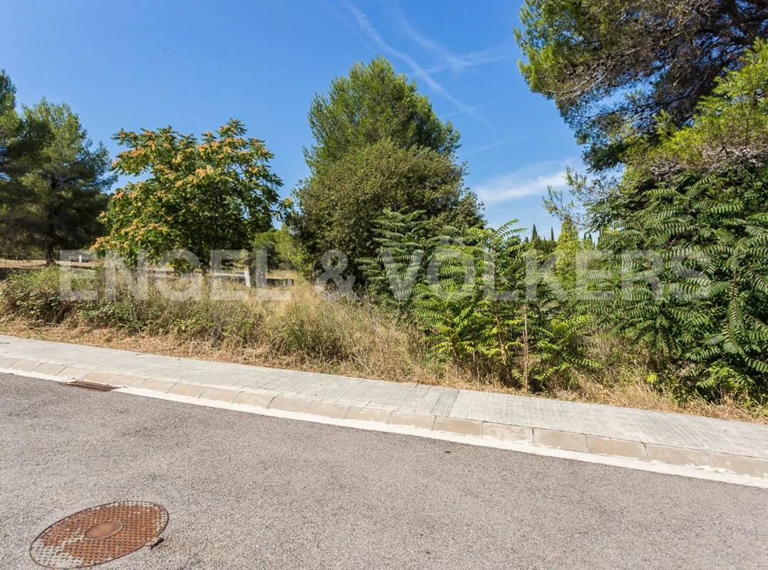Terreno en venta en Castellví de Rosanes, Barcelona photo 3
