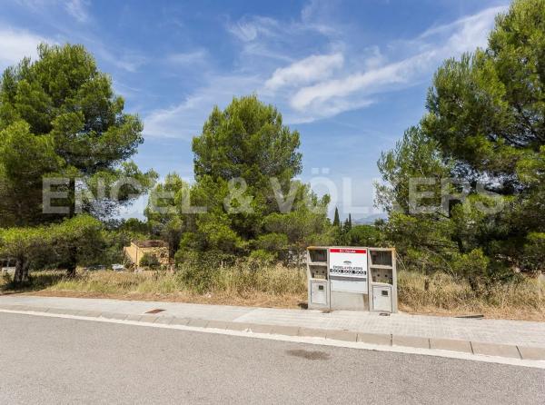 Terreno en Castellví de Rosanes photo 1