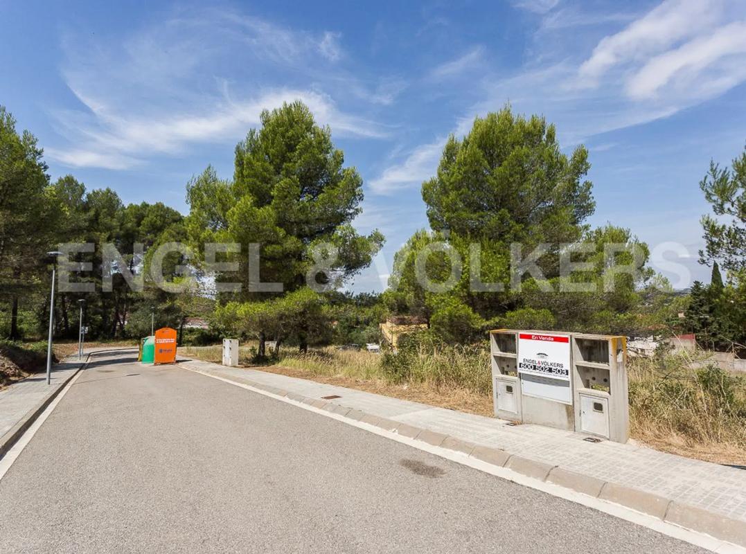 Terreno en venta en Castellví de Rosanes, Barcelona photo 2