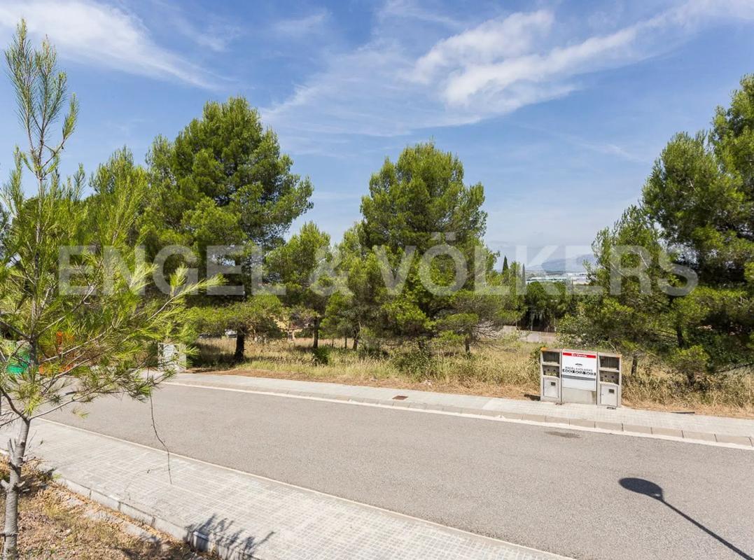 Terreno en venta en Castellví de Rosanes, Barcelona photo 4