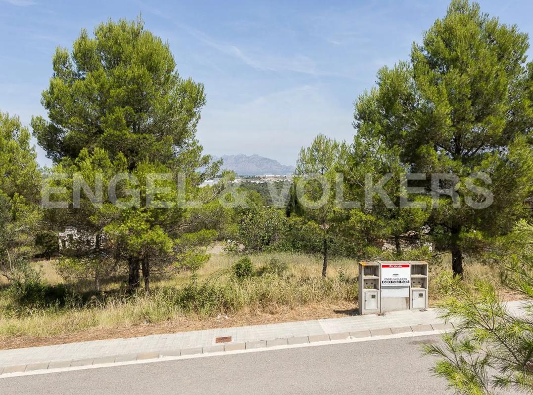 Terreno en venta en Castellví de Rosanes, Barcelona photo 5