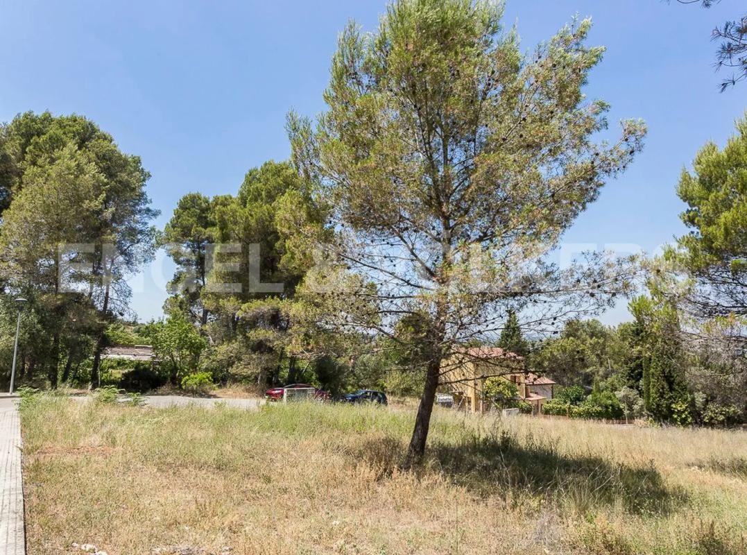 Terreno en venta en Castellví de Rosanes, Barcelona photo 4