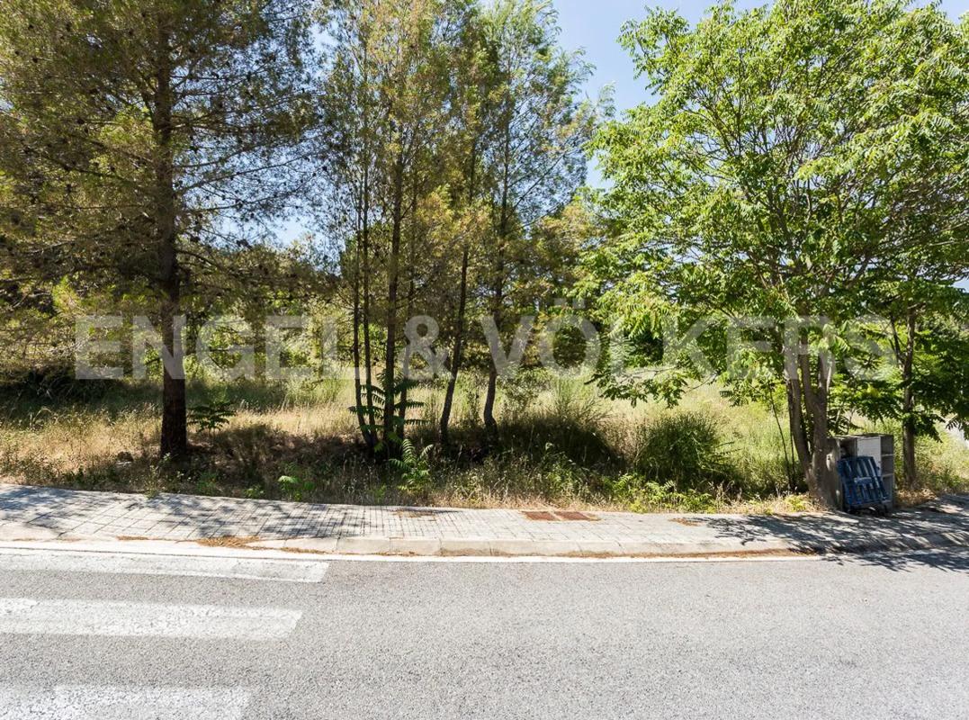 Terreno en venta en Castellví de Rosanes, Barcelona photo 4