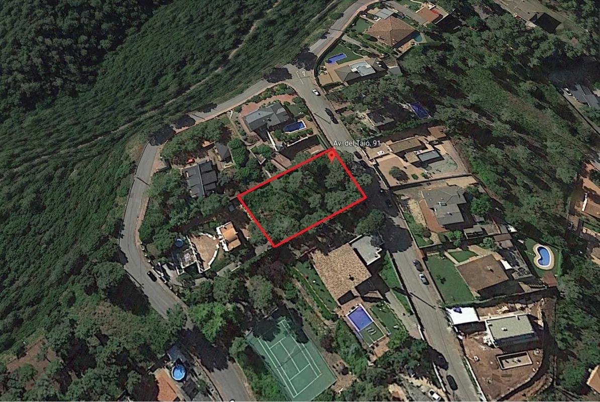 Terreno en venta en Castellví de Rosanes, Barcelona photo 1