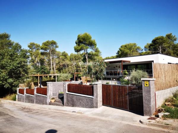 Terreno en Corbera de Llobregat photo 2