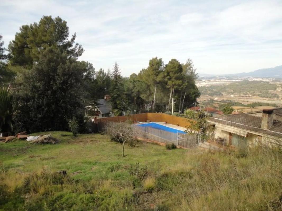 Terreno en venta en Castellví de Rosanes, Barcelona photo 3