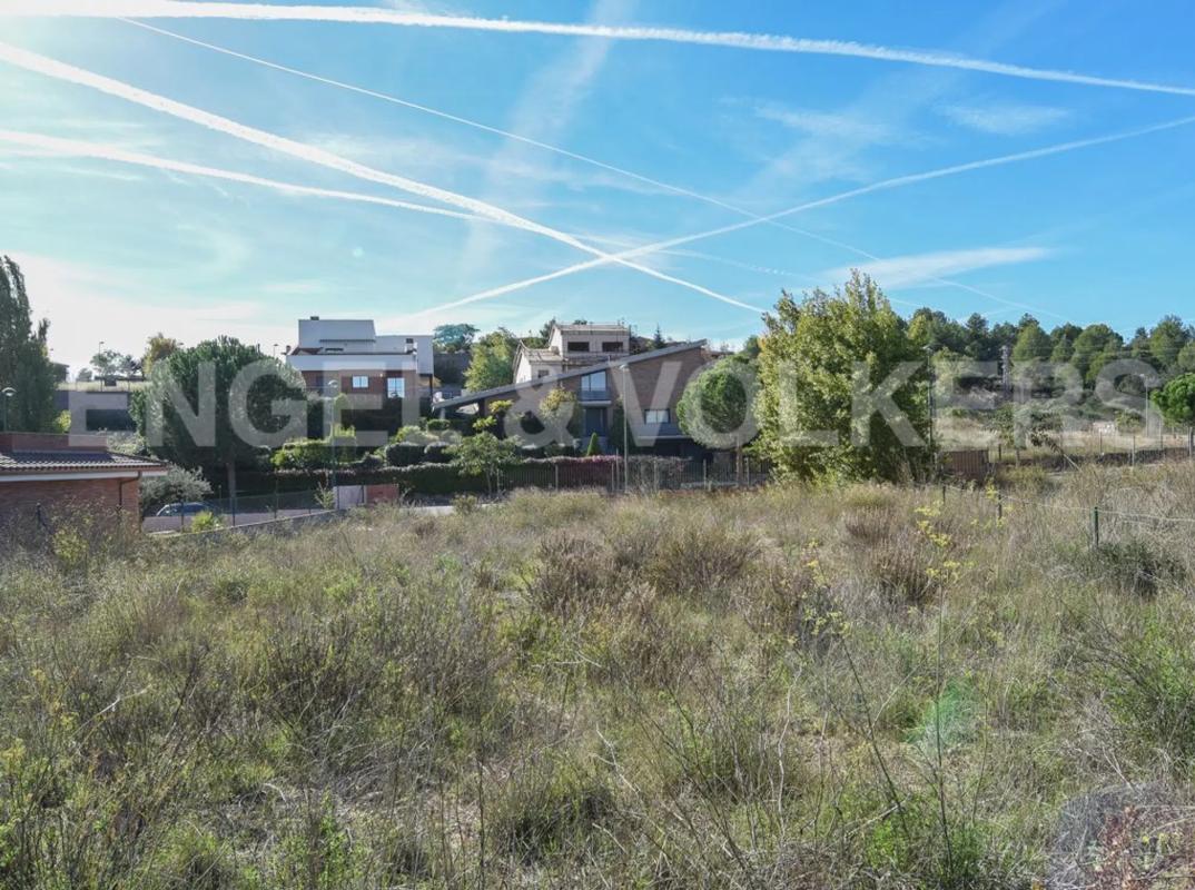 Участок земли на продажу в Сант-Эстеве-Сесровирес, Барселона photo 4