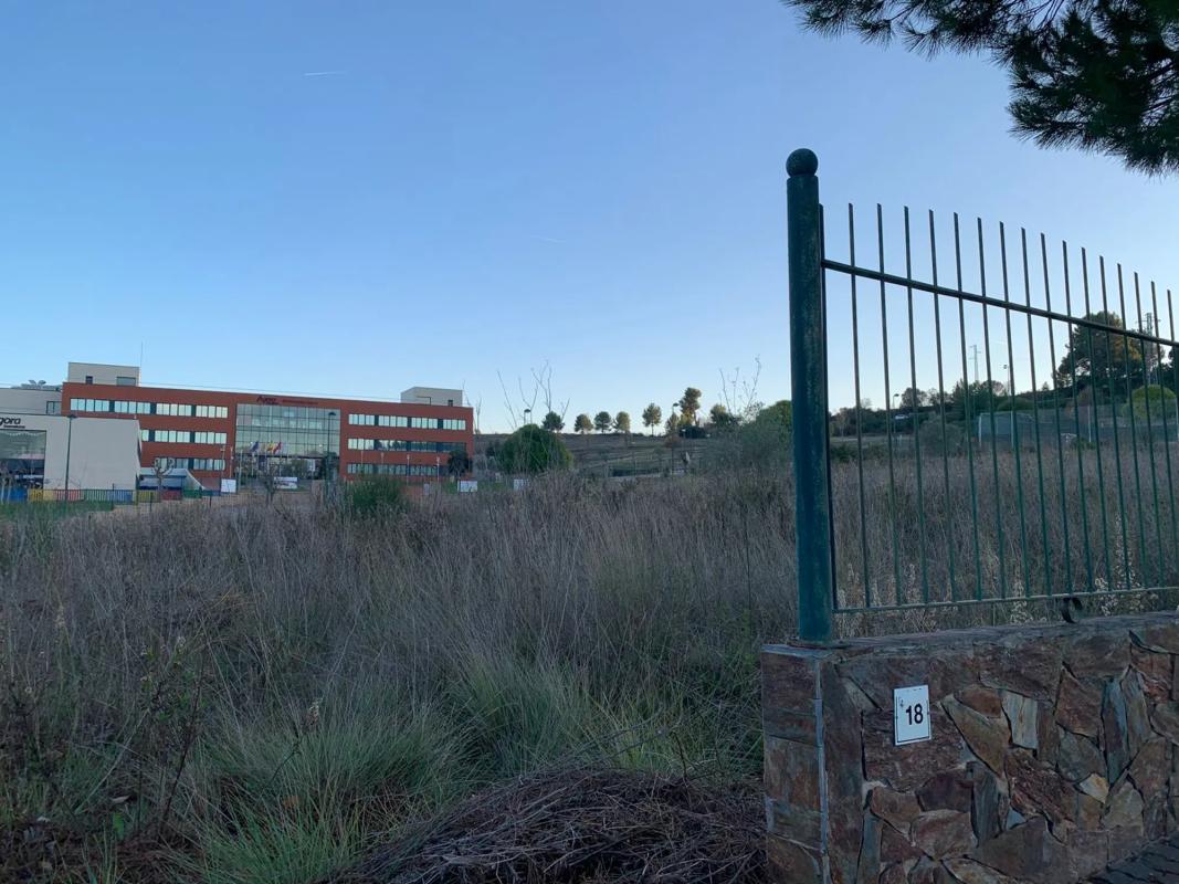 Terreno en venta en Sant esteve Sesrovires, Barcelona photo 2