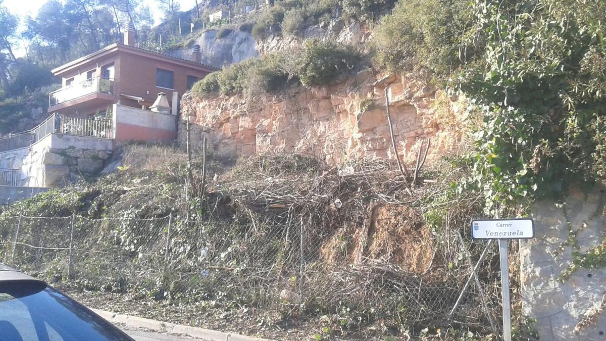 Terreno en venta en Vallirana, Barcelona photo 2