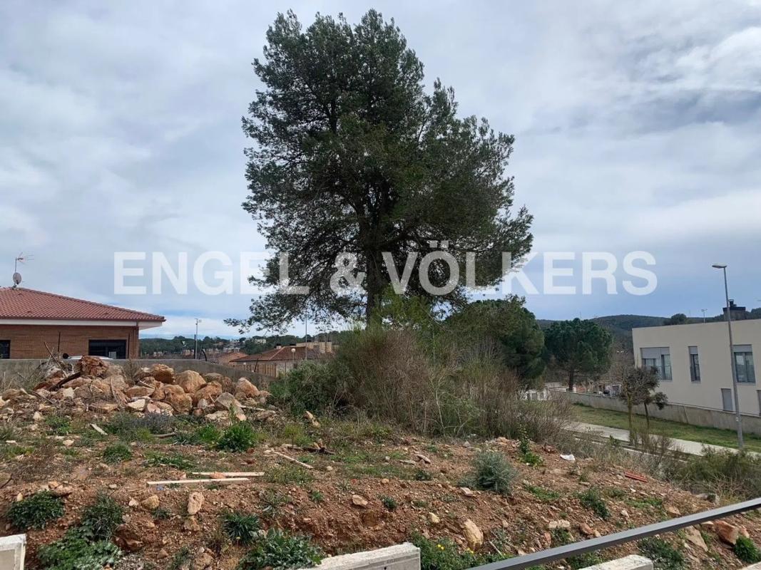 Terreno en venta en Begues, Barcelona photo 1