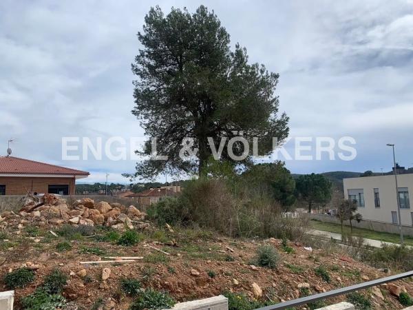Terreno en calle Sant Eudald photo 1